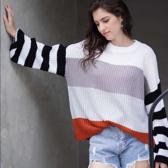 B2G1♦️🆕Relaxing Striped Pull Over Sweater - Picture 3 of 5